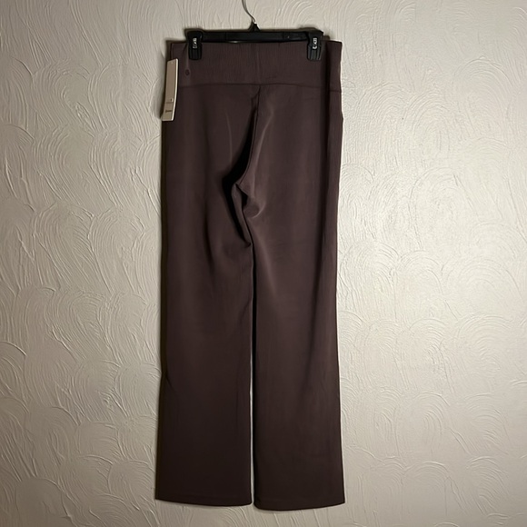 NWT Lululemon Ribbed Softstreme Flared Pant *regular espresso color size 10 - Picture 6 of 8
